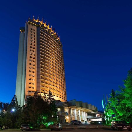 Kazakhstan Hotel อัลมาตี ภายนอก รูปภาพ