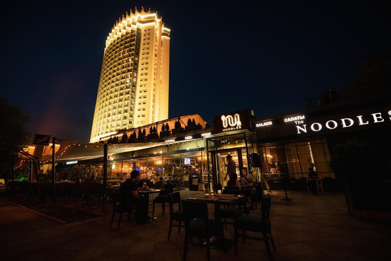 Kazakhstan Hotel อัลมาตี ภายนอก รูปภาพ