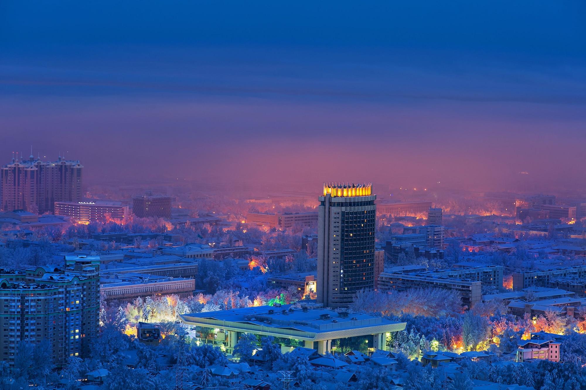 Kazakhstan Hotel อัลมาตี ภายนอก รูปภาพ