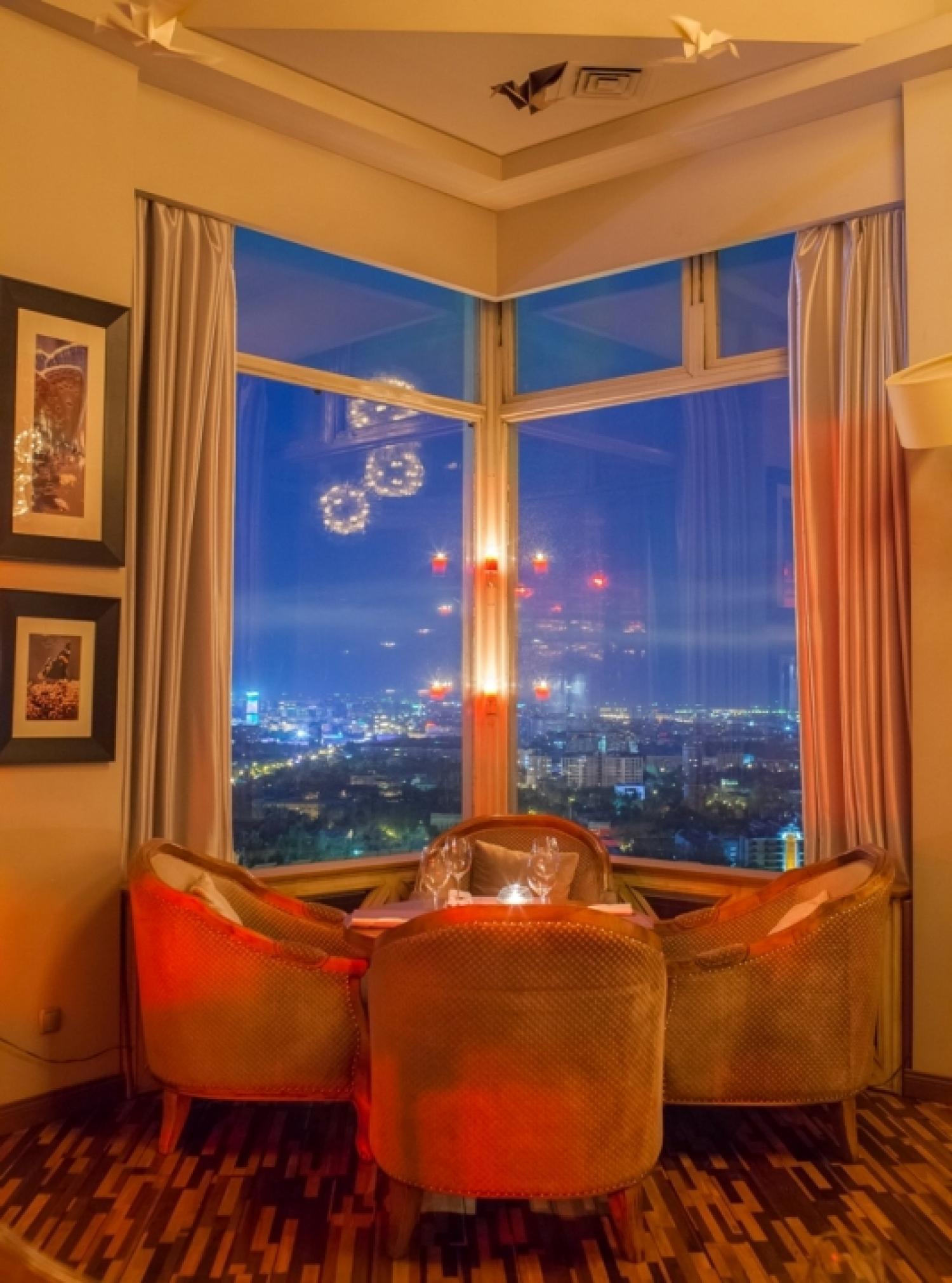 Kazakhstan Hotel อัลมาตี ภายนอก รูปภาพ
