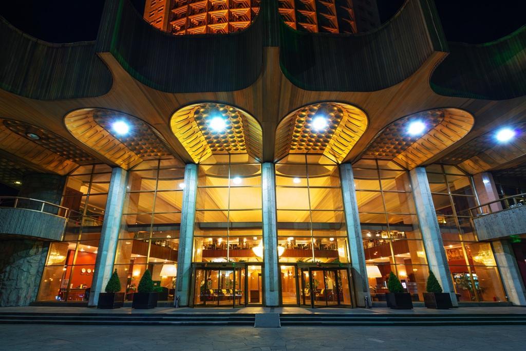 Kazakhstan Hotel อัลมาตี ภายนอก รูปภาพ