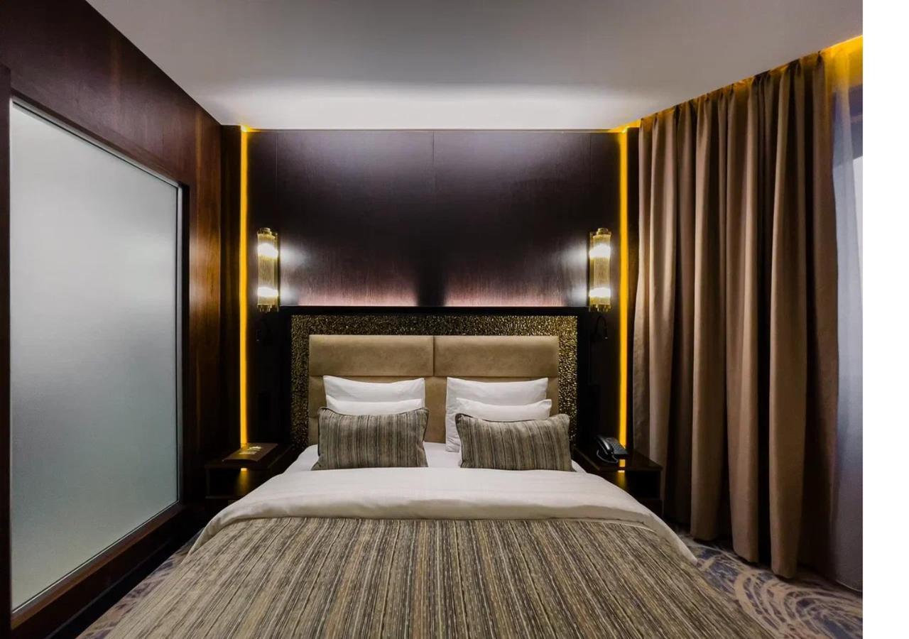 Kazakhstan Hotel อัลมาตี ภายนอก รูปภาพ